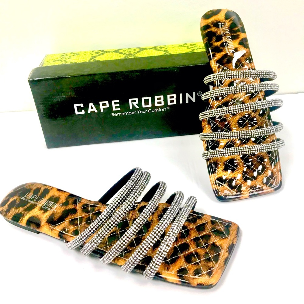 CAPE ROBBIN SANDALS